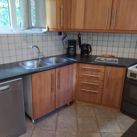 Marousi Comfy Apartment With Balcony Athens Luaran gambar